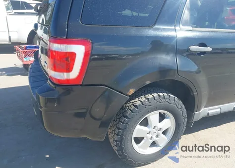 2010 Ford Escape Xlt z USA, uszkodzony, nr VIN 1FMCU9DGXAKA41749